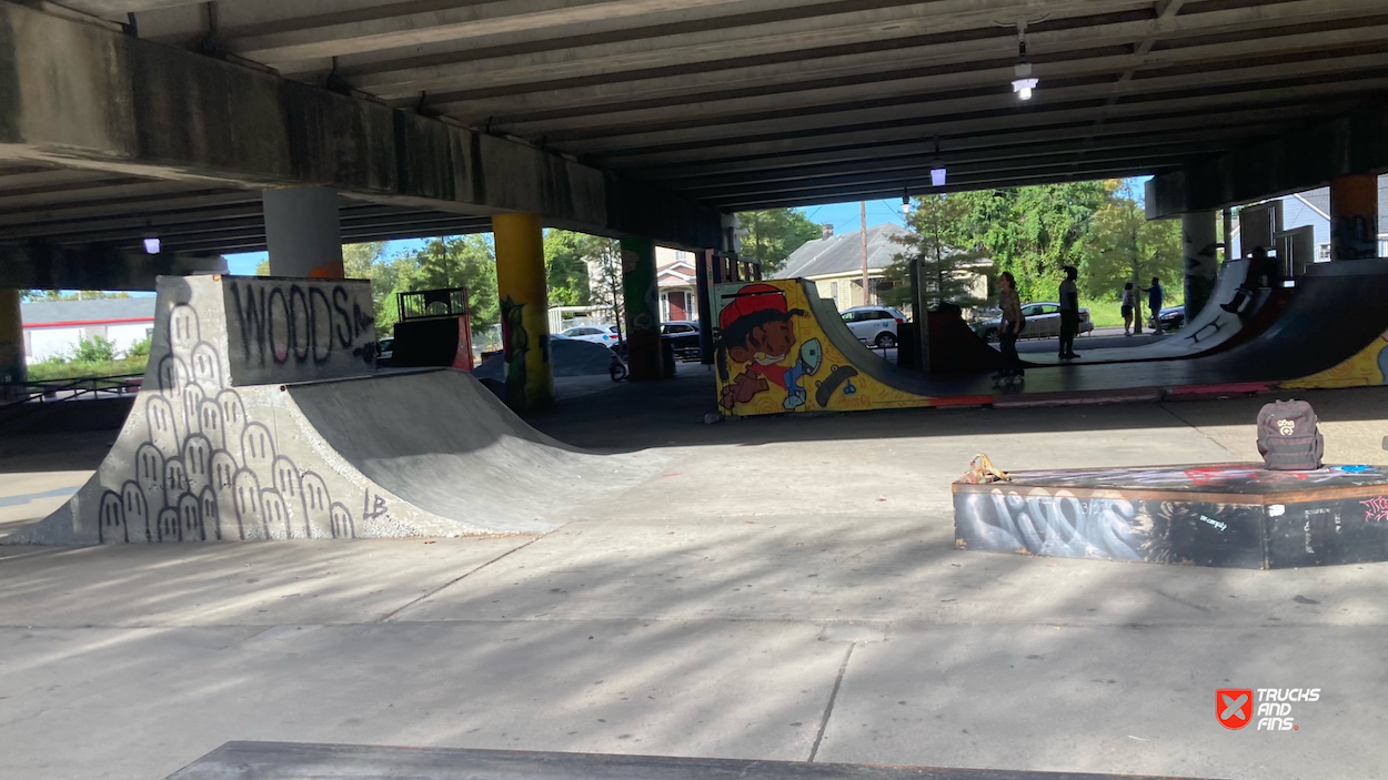 Parasite DIY skatepark